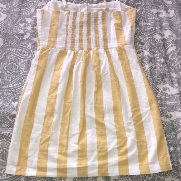 Forever 21 Yellow summer dress - Picture 3 of 4